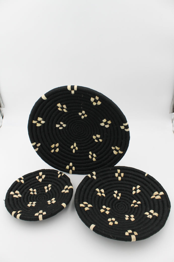 Classic black dot handwoven set of 3 wall art (Black)