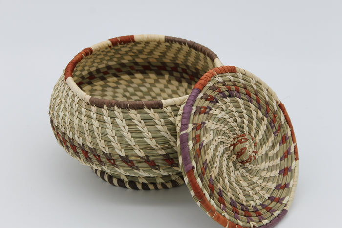 Handcrafted Sabai Grass Bulb-Shaped Container with Lid