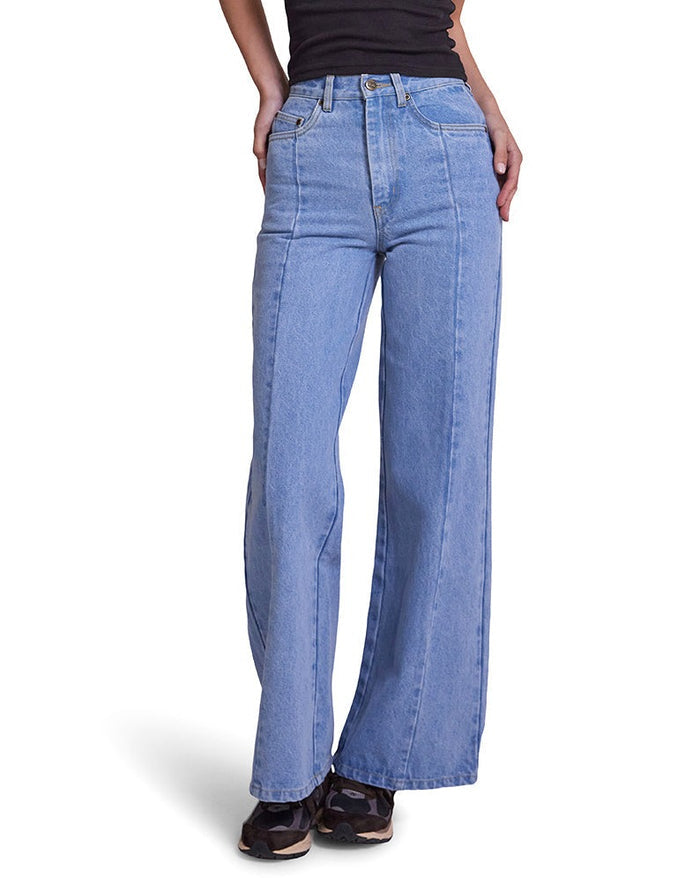Jiro Jean - Lt Stonewash Indigo, view 1|Model