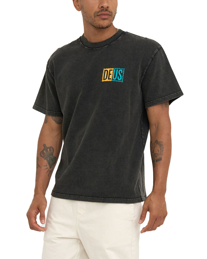 Lineup Tee - Anthracite, view 1|Model