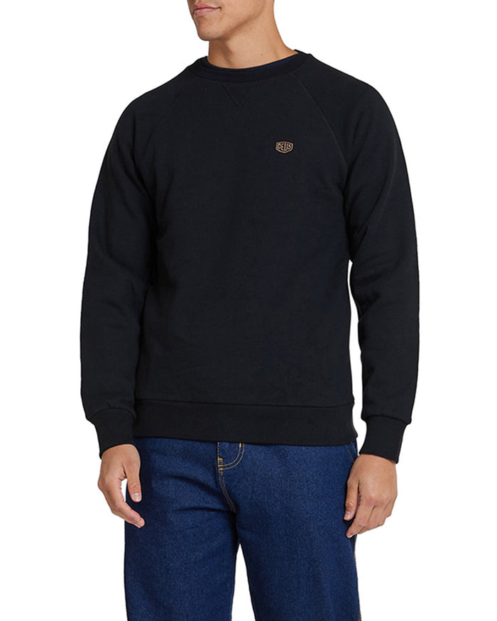 Shield Standard Crew - Black, view 1|Model