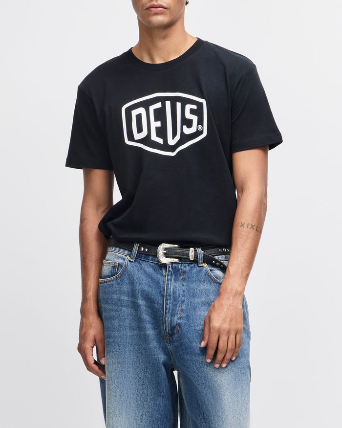 Shield Tee Black, view 8|Model