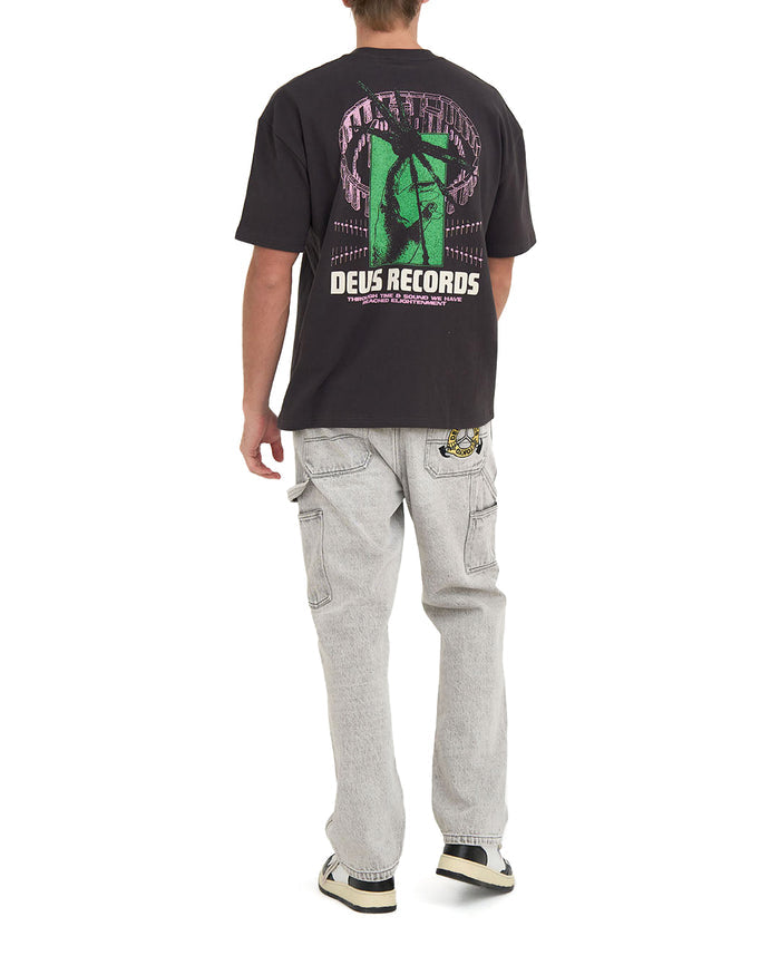 Time And Sound Tee - Anthracite, view 2|Model